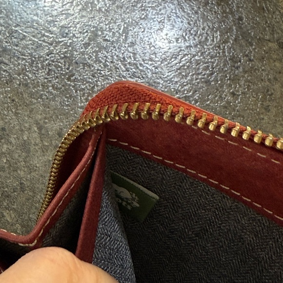 Roots Red Rust Leather Wallet - Picture 13 of 13